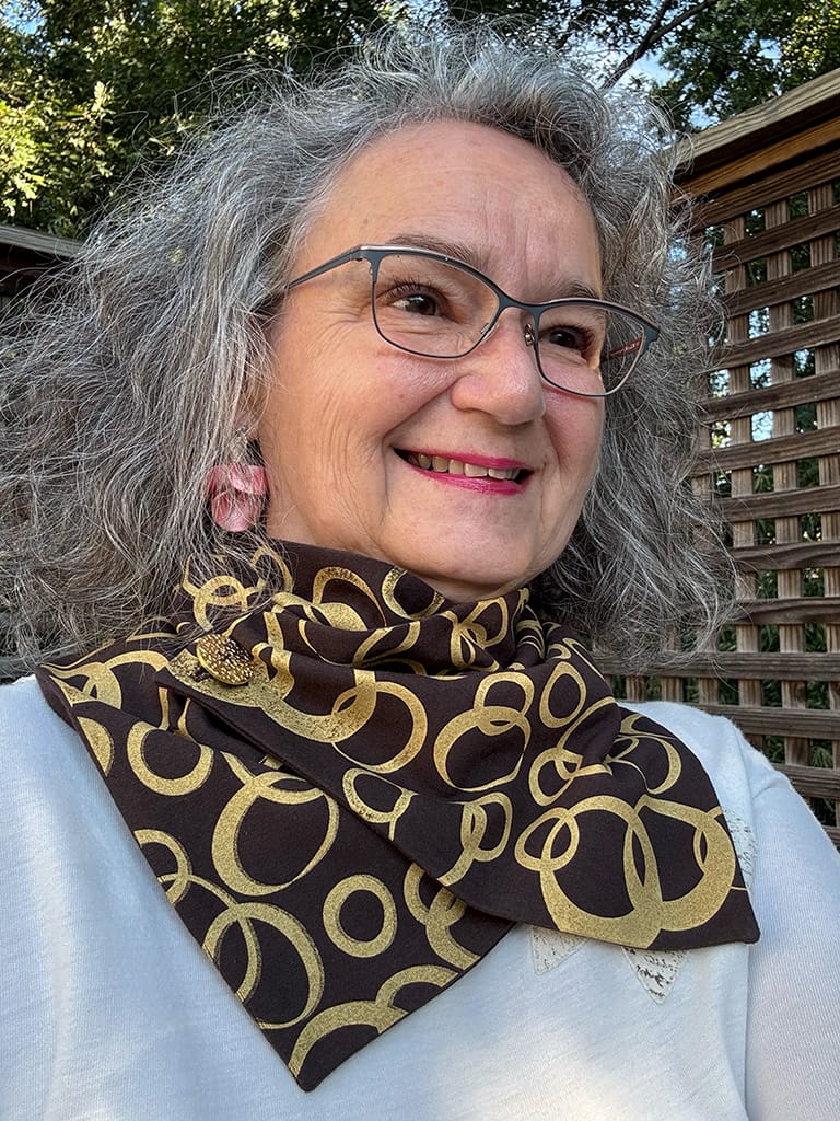 Elegant Brown and Gold Neck Scarf: Stylish & Unique